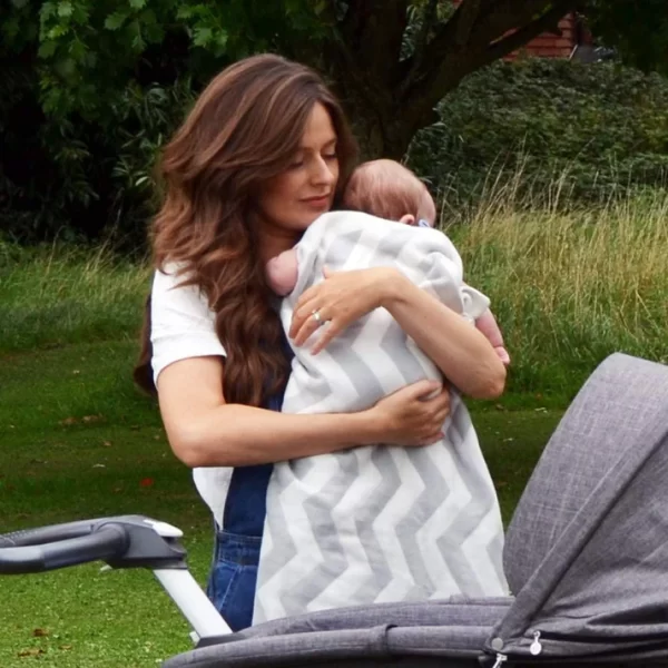 Shnuggle Luxury Chevron Baby Blanket - Image 5